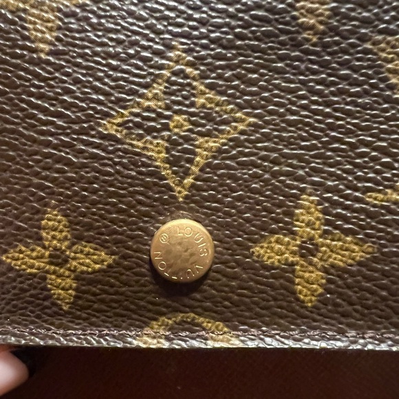 Louis Vuitton Vintage Monogram Pochette Passport - Picture 15 of 15